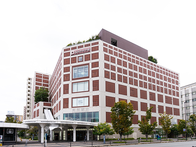福岡市科学館 徒歩19分